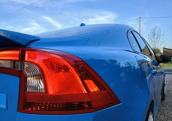 Volvo S60 cena 119000 przebieg: 132000, rok produkcji 2017 z Zawiercie małe 172
